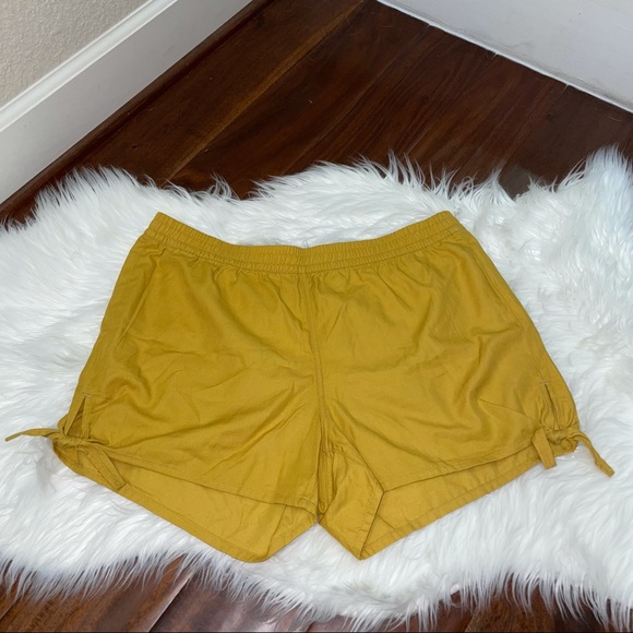 NWT Madewell Shorts Pull On Yellow Gold Size Large - Picture 1 of 3